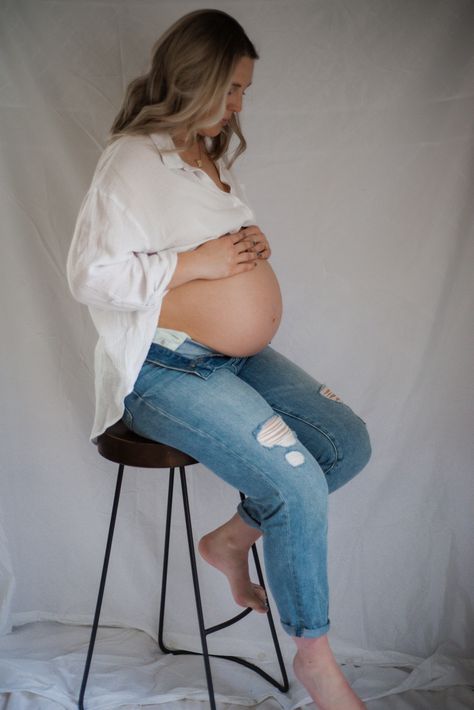 White Tee Maternity Shoot, Demin Maternity Shoot, Maternity Pics With Jeans, Maternity Photography White Shirt, Maternity Photos Jeans And White Shirt, Jeans And White Shirt Maternity Shoot, Maternity Shoot With Jeans, White Shirt Maternity Photos, Blue Jean Maternity Pictures