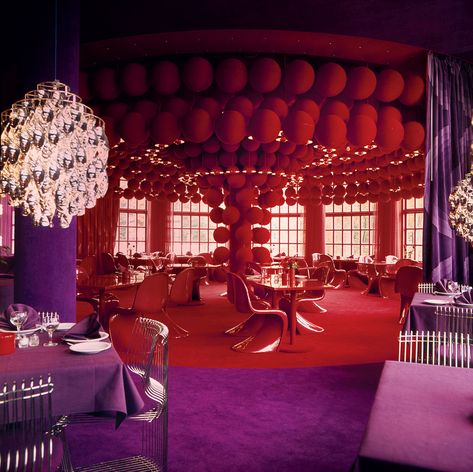 Verner Panton Interior, Verner Panton Chair, 70s Interior Design, 70s Interior, Panton Chair, Vintage Interior Design, Casa Patio, Verner Panton, Retro Interior