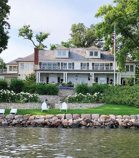 Feature Friday: Sweet Shady Lane - Southern Hospitality Heather Strommen, Sweet Shady Lane, Minnesota Lake, Lake Minnetonka, Grand Entryway, Design Darling, Nantucket Style, Colonial Exterior, House Hunters