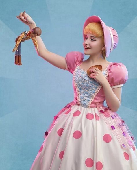 Bo Peep Cosplay, Bo Peep Toy Story, Barbie Cosplay, Little Bo Peep, Mermaid Tale, Birthday Toys, Bo Peep, Family Halloween, Cosplay Ideas