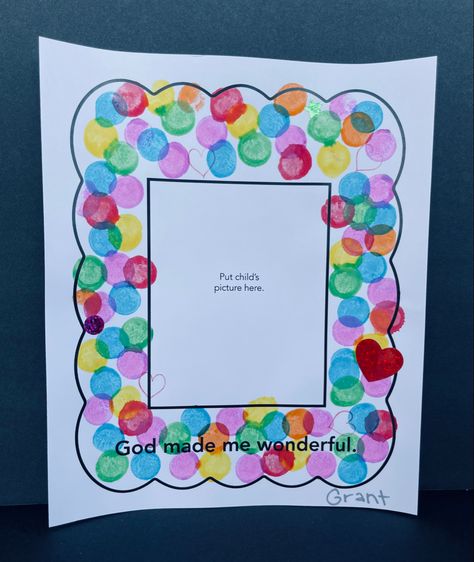 School Picture Frames, Frame Foto, Preschool Family, Preschool Pictures, Toddler Projects, May Crafts, Family Picture Frames, Picture Frame Crafts, Toddler School