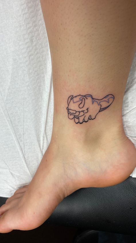 Cute Movie Tattoos, Appa Tattoo The Last Airbender, Avatar Airbender Tattoo, Simple Avatar Tattoo, On Off Tattoo, Small Avatar Tattoo, Avatar Last Air Bender Tattoo, Avatar Minimalist Tattoo, Avatar Appa Tattoo