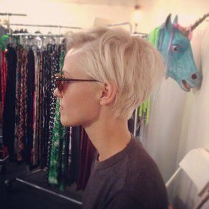 Short Blonde Pixie, Blonde Pixie Hair, Hair Inspiration Short, Penteado Cabelo Curto, Short Blonde, Short Blonde Hair, Blonde Pixie, Hair Envy, Pixie Hairstyles