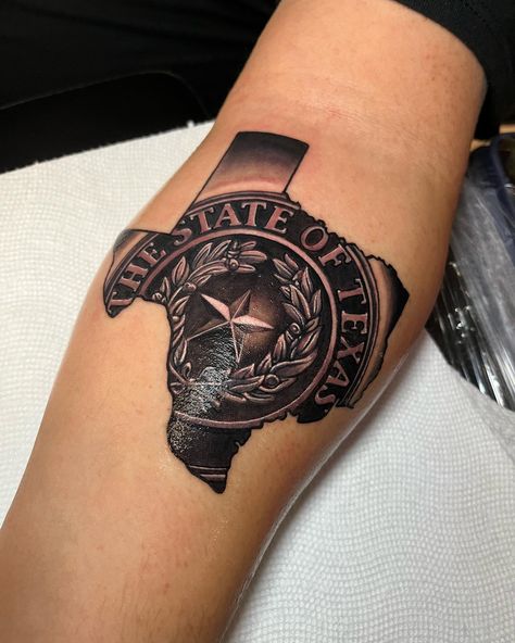 106 State Of Texas Tattoo Ideas- Show Your Lone Star Pride - Psycho Tats Fort Worth Tattoo, State Of Texas Tattoo, Made In Texas Tattoo, Texas State Tattoo, Texas Style Tattoos, Cool Country Tattoos, Texas Tattoos Women Small, Texas Sleeve Tattoo, Texas Made Tattoo