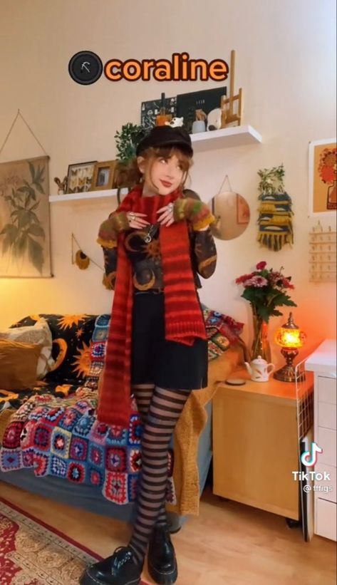 70s Witch Outfit, 70s Witch Aesthetic Fashion, 90s Autumn Outfit, 90s Halloween Outfits, 80s Witch Outfit, 80s Witch Aesthetic, 90s Autumn Aesthetic, Fall Halloween Aesthetic Outfits, Coraline Core Outfits