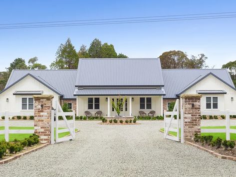 Hamptons Farmhouse, Farmhouse Entry, Modern Ranch, Southern Highlands, Farmhouse Style House, Country Estate, Facade House, Outdoor Fireplace, Family Living