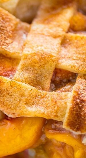 Peach Pies, Fresh Peach Pie, Peach Pie Recipes, Peach Pie Filling, Baker By Nature, Fruit Pies, Peach Desserts, Peach Cobbler Recipe, Fruit Pie