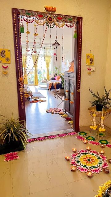 Diwali Outfit Ideas For Women, Diwali Rangoli Designs Unique, Diwali Decoration Lights, Ganesh Chaturthi Decoration, Colorful Room Decor, Gate Decoration, Indian Room Decor, Diy Floral Decor, Diwali Decorations At Home