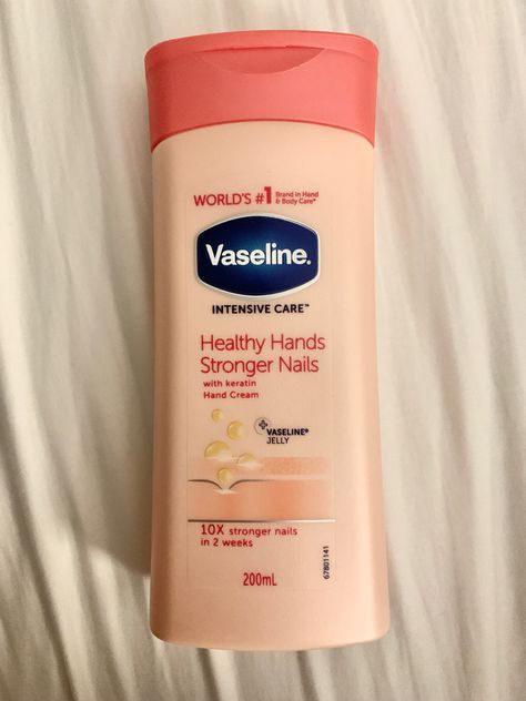 Baddie Products, Vaseline Jelly, Skin Advice, Body Hygiene, Basic Skin Care Routine, Facial Exercises, Pretty Skin Care, Cosmetic Shop, Pretty Skin