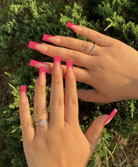 Neon Nail Ideas Summer Square, Neon Pink Nails Acrylic, Going Out Nails, Cute Pink Nails Acrylic, Pink Manicure Ideas, Ombré Pink Nails, Outfit Tricks, Pink Nails Long, Unique Nail Ideas