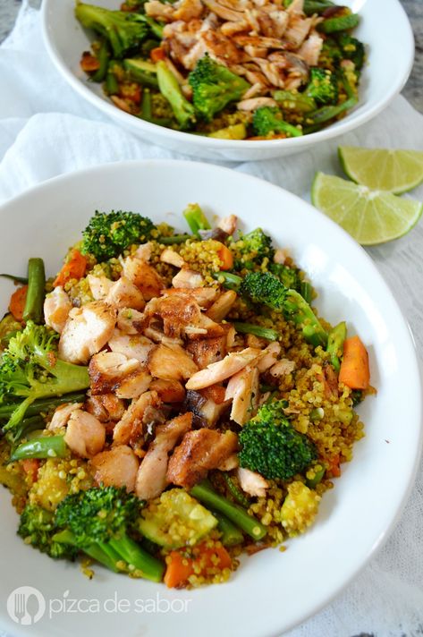 Quinoa con vegetales, la forma perfecta de usar los que tienes en casa. Ya sea así sola, de guarnición o como base para un bowl saludable. Healthy Bowls, Healthy Menu, Health Dinner, Morning Food, Healthy Salad Recipes, Keto Recipes Easy, Healthy Chicken Recipes, Healthy Meal Prep, Eating Habits