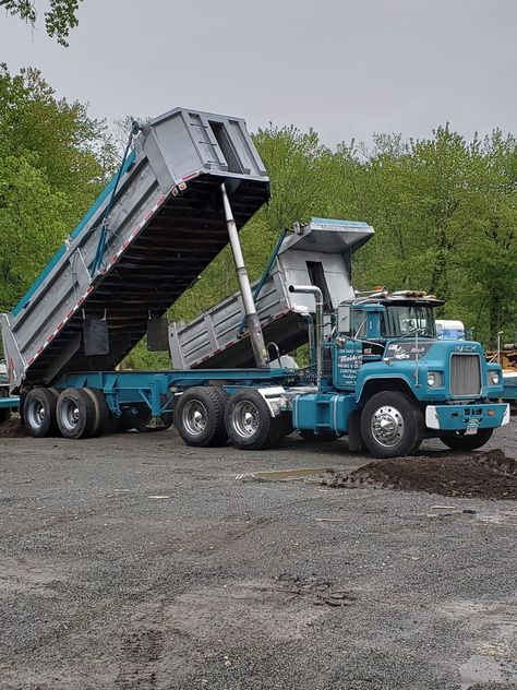 Old Mack Trucks, Mack Dump Truck, Mighty Machines, Equipment Trailers, Classic Tractor, Dump Trailers, Antique Trucks, Sand And Gravel, Mack Trucks