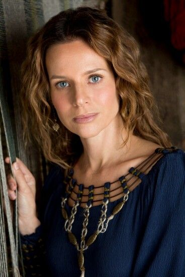 #Vikings - Siggy Siggy Vikings, Viking Timeline, Jessalyn Gilsig, Viking Costumes, Viking Warrior Woman, History Channel Vikings, Vikings History, Viking Series, Vikings Game