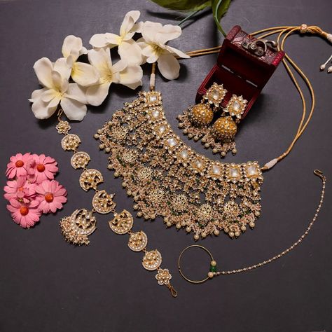 Just rs 16900+ship Kundan Bridal Set, Black Smokey Eye Makeup, Barbie Dollhouse, Black Smokey, Jewelry Set Design, Bridal Accessories Jewelry, Kundan Necklace, Necklace Sets, Bridal Gold Jewellery Designs