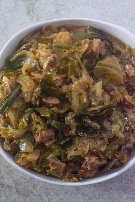 Smothered Cabbage Recipe, Smothered Cabbage, Best Cabbage Recipe, Cabbage Recipes Southern, Coop Can Cook, Easy Cabbage Recipes, Southern Recipes Soul Food, Cabbage Recipe, Cooked Cabbage