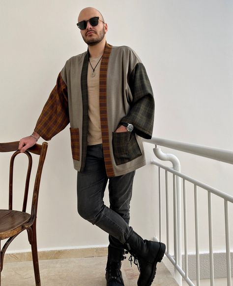 Noragi Jacket Men, Modern Kimono Men, Haori Outfit, Kimono Jacket Outfit, Modern Japanese Clothing, Mens Kimono Shirt, Kemeja Korea, Artist Identity, Kimono Men