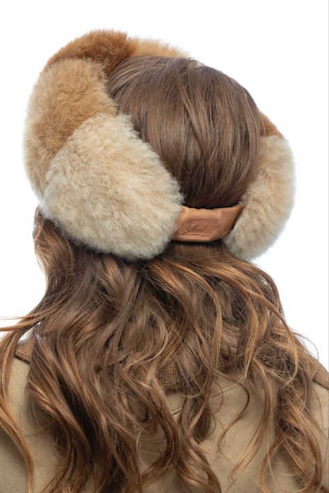 Baboosha alpaca fur headbands are the perfect accessory for your winter wardrobe. Available in two colors, the one size fits all elastic feature makes for a comfortable fit. Ski Headband, Winter Fur Hat, Grey Fur, Fur Headband, Women Hats Fashion, Fur Accessories, St Moritz, Anne With An E, Scarf Women Fashion