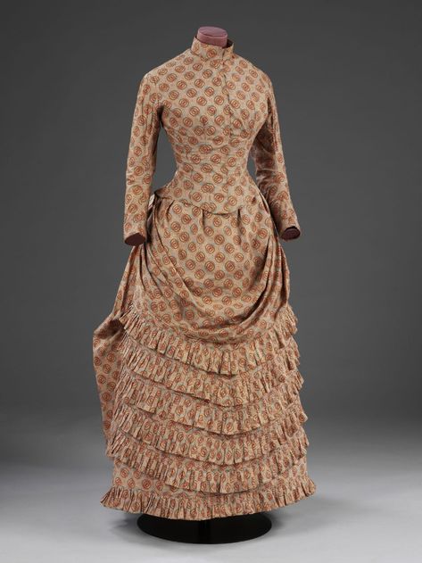 Dress | Unknown | V&A Explore The Collections 1880s Dress, 1870s Dress, Victorian Fashion Women, 19th Century Dress, Western Womens Fashion, 1870s Fashion, Victorian Era Fashion, 1880s Fashion, Bustle Dress