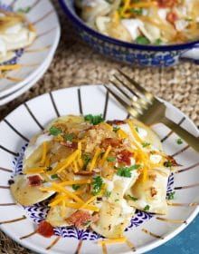 Mac Mart's Macarogies and Cheese Recipe - The Suburban Soapbox Pierogi Recipe, Macaroni Cheese Recipes, Yummy Casseroles, Macaroni Cheese, Cheese Recipe, Bacon Recipes, Yummy Eats, Wine And Dine, Comfort Foods