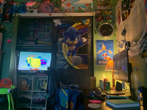 Sonic Room Aesthetic, Older Brother Core Room, Aesthetic Messy Room, Ocean Core Room, Spongebob Room, Sonic Room, Amber Core, Sonic Core, Clutter Core