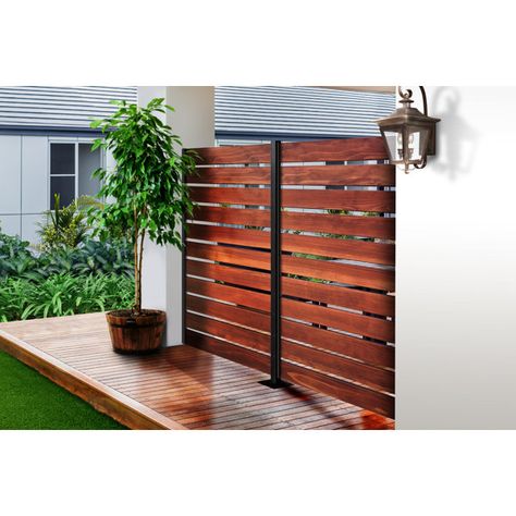 Horizontal Aluminum Fence, Trash Can Privacy Screen, Slat Fence Horizontal, Outdoor Slat Wall, Mcm Fence, Wood Privacy Wall, Wooden Privacy Fence Ideas, Apartment Staircase, Horizontal Wood Fence