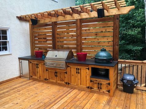 8 Fantastic Reasons to Install An Outdoor Kitchen This Year! | Atlanta Curb Appeal Hanging Tv, Being Outdoors, Summer Temperature, Outdoor Pizza Oven, Outdoor Pizza, Wine Refrigerator, Outdoor Fireplace, New Green, Entertainment Space