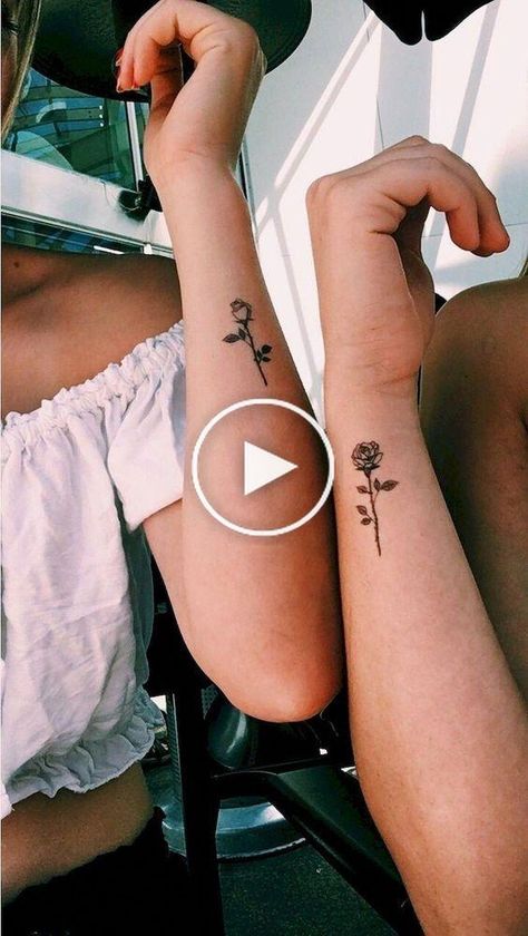 ¿Quieres eternizar el vínculo con tus amigos? Echa un vistazo a algunas increíbles inspiraciones de tatuajes de amistad para grabar ese amor en tu piel. Om Tattoo, Waves Tattoo, Best Friend Tattoos, Sister Tattoos, Unique Tattoo, Friend Tattoos, Forearm Tattoo Men, Tattoo Sleeve, Matching Tattoos