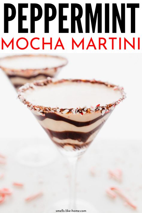 Peppermint Chocolate Martini Recipe, Easy Christmas Cocktails, Peppermint Cocktail, Chocolate Martini Recipe, Christmas Cocktails Easy, Peppermint Martini, Christmas Drinks Alcohol Recipes, Christmas Drinks Alcohol, Peppermint Chocolate