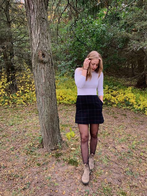 Cute Teacher Outfits, Crisp Autumn, Practice Outfits, Teacher Outfit, Autumn Days, Fall Photoshoot, Teacher Outfits, Cute Fall Outfits, Thanksgiving Outfit