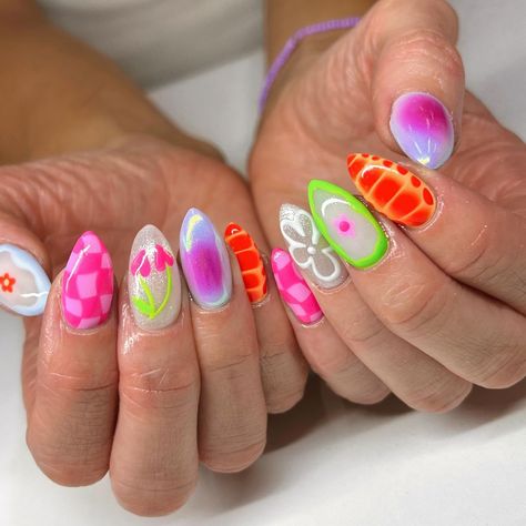 These are just the cutest🥹🥹 Inspo : @nails_by_jenna.k 🧡 #naturalnails #gelnails #naildesign #boycottboringnails #nailsofidahofalls… | Instagram Crazy Cool Nails, Short Summer Gel Nails, Cute Gel Nails For Summer, Utah Nails, Blooming Nails, Rave Nails, Funky Nail Designs, Nail Board, Summer Gel Nails