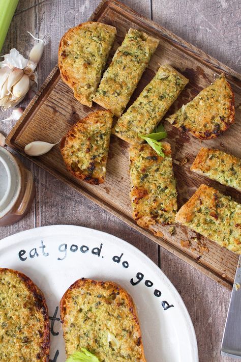 Baked Celery, Celery Bread, Grated Carrot Salad, Herbed Butter, Sea Salt Recipes, Healthy Nutrition Plan, Spring Dishes, Garlic Bread Recipe, Winter Dishes