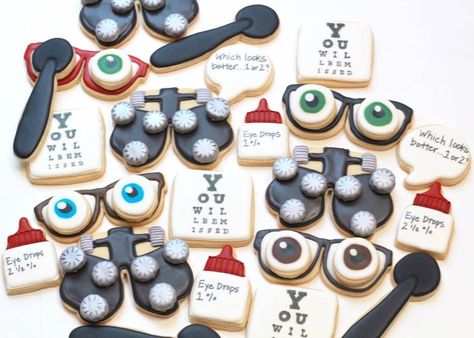 Optometry cookies-theses are adorable! Follow us on FB or find us on the web @ eyecarefortcollins.com Future Optometrist, Optometry Graduation, Doctor Cookies, Eyeball Cookies, Optometry Office, Christmas Shortbread, Royal Iced Cookies, Sugar Cookie Icing, Eye Decor