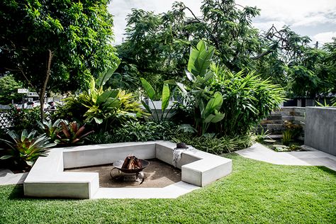 Tips for creating a garden sanctuary - Queensland Homes Tropical Landscape Design, Luxury Landscaping, Contemporary Garden, Plants Garden, New Farm, Backyard Inspo, Garden Landscape Design, Small Garden Design, Tropical Landscaping