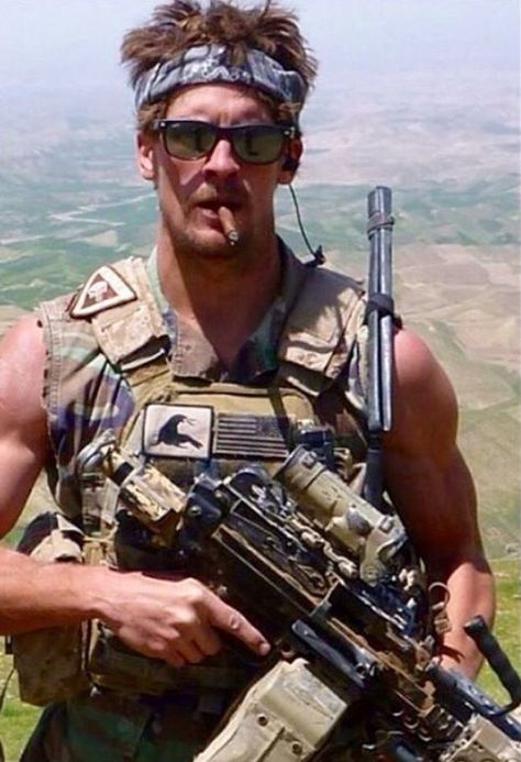 Charles Keating IV in combat mode. RIP. A Real Hero!!! Us Navy Seals, Spec Ops, Military Special Forces, Navy Seal, Special Ops, Us Soldiers, Military Heroes, Military Gear, American Soldiers