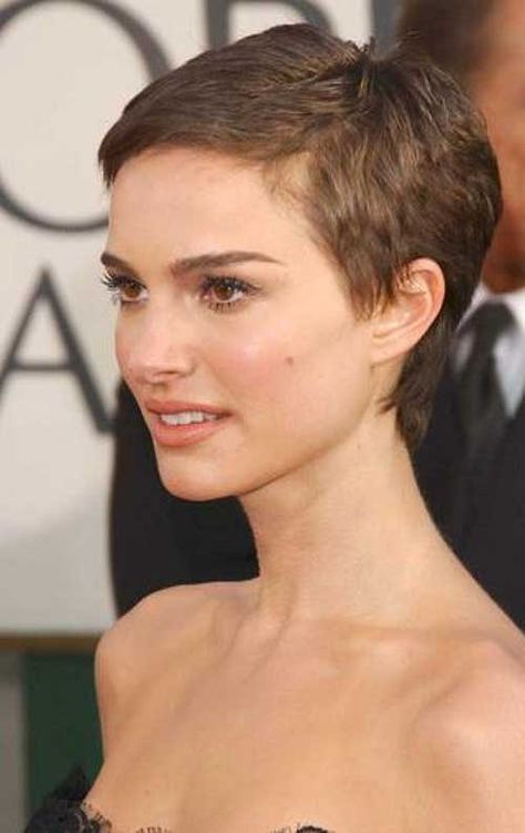 Very Short Pixie Cuts, Pixie Cut With Bangs, Very Short Haircuts, Super Short Hair, Very Short Hair, Short Pixie Haircuts, Short Pixie Cut, Short Hair Styles Pixie, Natalie Portman