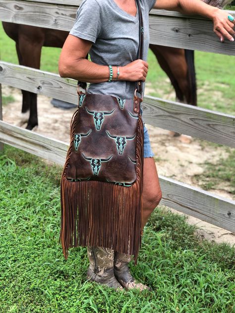 Bohemian Hand Tooled Saddle Bag, Western Style Hand-tooled Bag For Daily Use, Western Hand-tooled Bag For Daily Use, Western Cowhide Purse, Concealed Carry Handbags Western, Cowgirl Accessories, Western Purses, Saddle Blanket, Leather Fringe