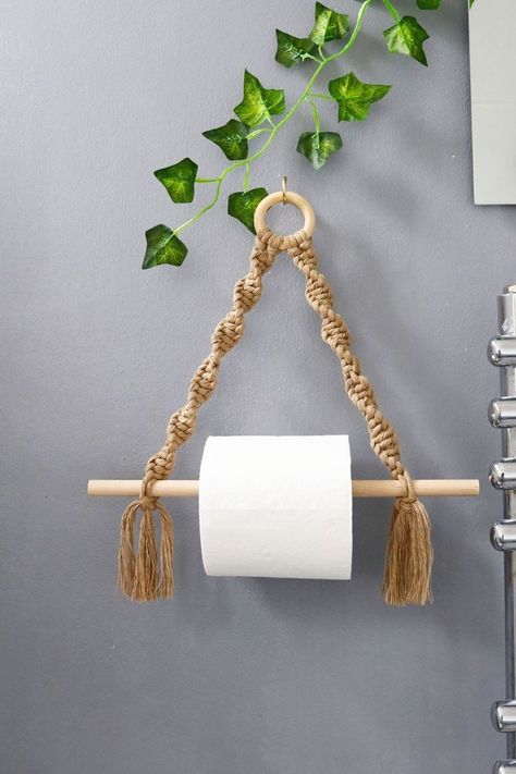 Idea Craft, Tissue Paper Roll, Tissue Paper Holder, Toilet Paper Crafts, Woven Decor, Diy Yarn Crafts, Small Toilet, Macrame Patterns Tutorials, Weaving Projects