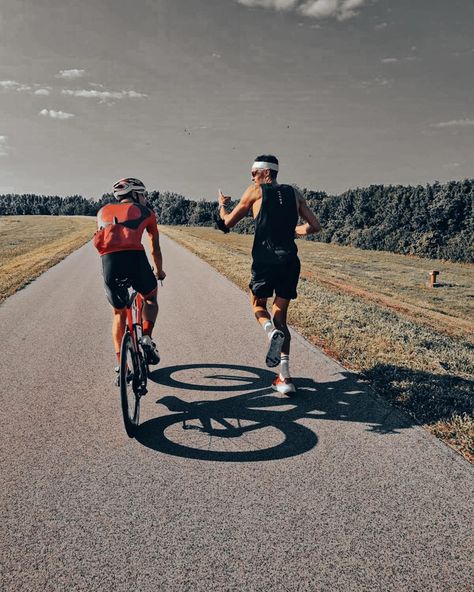 Repost @varga_triathlon - Not everyday you gonna bump into the 🐐 Jan Frodeno on your usual training route 😅 Nice to chat to you after a long time and I hope you're enjoying your stay in 🇸🇰 . @challengesamorin @[1784142745302@thecollinscuptri] @xbionicsphere @challengefamily Triathlon Aesthetic, Triathlon Photography, Triathlon Nutrition, Manifest Life, Aesthetic Training, Moving To Italy, Lifestyle Shoot, Sports Movie, Triathlon Training