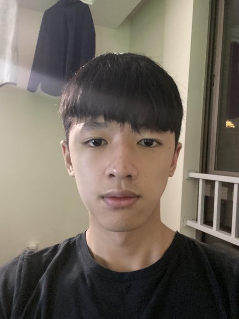 What kind of side part/ undercut style can I go for? I usually have a messy fringe style but I want to get cut up at a barbershop this time.- ThorGift.com - If you like it please buy some from ThorGift.com Messy Undercut, Side Part Undercut, Messy Fringe, Undercut Styles, Men's Hairstyle, Grade 9, Fringe Fashion, Side Bangs, Cut Up