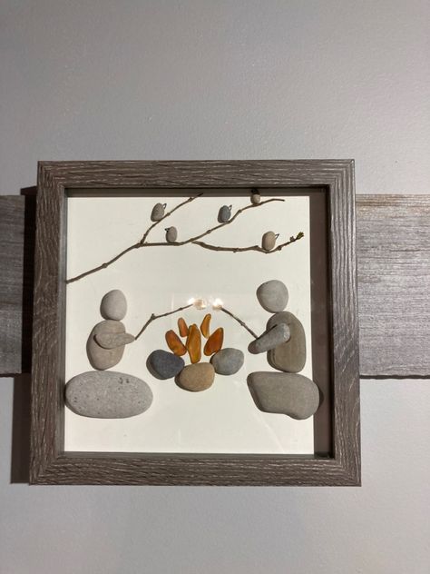 Camping Pebble Art, Beach Stones Art, Rock Art On Canvas, Rock Art Ideas River Stones Pictures, Fall Pebble Art, Beach Glass Pictures, Rock Wall Art, Rock Crafts For Adults Diy Projects, Rock Art Ideas River Stones