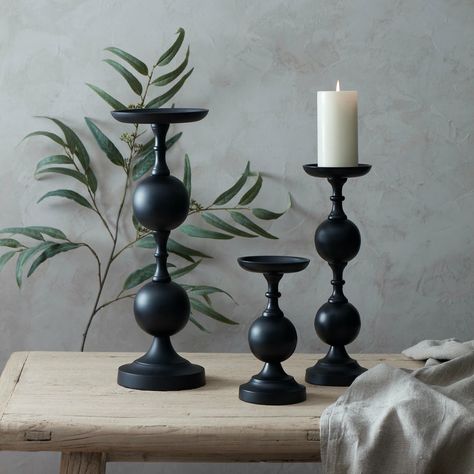 Decorating With Black, Christmas Room Decorations, Black Pillar Candles, Cylinder Lamp, Luxurious Christmas, Large Pillar Candles, Black Candle Holders, White Pillar Candles, Pillar Candle Holder