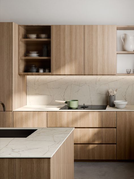 Residential kitchen with light wooden cabinets and marble worktops Marble Kitchen Splashback, Kitchen Work Tops, Cosy Kitchen Ideas, Egger Kitchen, Kitchen Worktop Ideas, Kitchen White Marble, Japanese Kitchen Design, Formica Kitchen, Splashback Kitchen