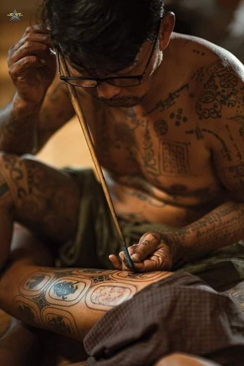 Burmese Traditional Tattoo, Burmese Tattoo, Thai Tattoo, Traditional Tattoo Design, Tattoo Shows, Golf Brands, Body Modifications, Japanese Tattoo, Digital Art Tutorial