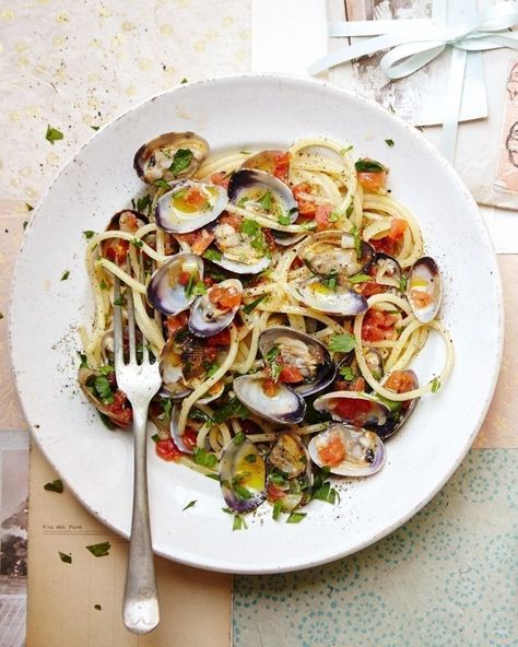 Pasta vongole recipe | delicious. magazine Vongole Pasta Recipe, Delicious Magazine Recipes, Pasta Vongole, Vongole Pasta, Spaghetti Vongole, Quick Pasta Recipes, Favorite Pasta Recipes, Quick Pasta, Italian Pasta Dishes