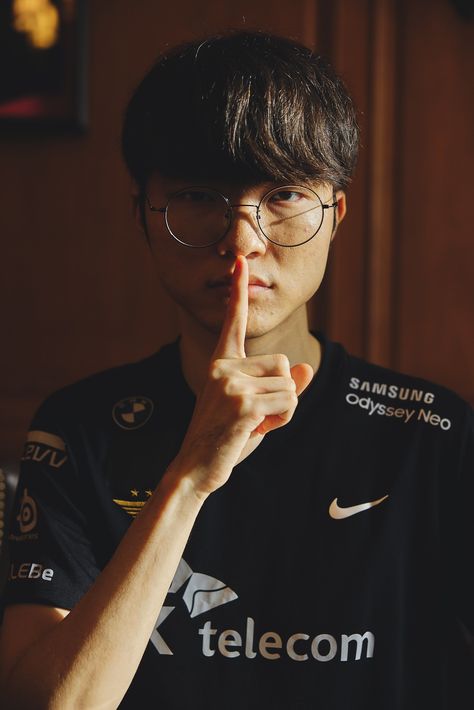 Skt Faker, Mother Of Christ, K Board, 얼굴 드로잉, One Piece Comic, Lee Sung, Lol League Of Legends, League Of Legends, Famous People