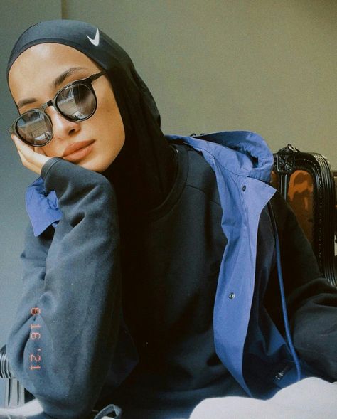 Nike Hijab, Modest Workout Clothes, Modest Outfits Muslim, Casual Sporty Outfits, Hijab Sport, Luxury Lifestyle Girly, Hijab Inspiration, Street Hijab Fashion, Muslim Style