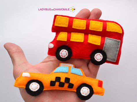 Felt Car, February Baby, Felt Finger Puppets, Felt Crafts Patterns, Felt Pattern, London Bus, Felt Patterns, Magnets Fridge, Felt Christmas Ornaments