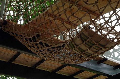 Woven cargo net -- can this be done? Loft Hammock, Treehouse For Kids, Loft Net, Outdoor Hammock Bed, Fishing Bedroom, Custom Loft, Hammock Netting, Hammock Bed, Cargo Net