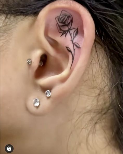 Ear Rose Tattoo, Cartilage Tattoo, Ear Lobe Tattoo, Tragus Tattoo, Tatoo Rose, Inner Ear Tattoo, Different Ear Piercings, Behind Ear Tattoos, Ear Tattoo Ideas