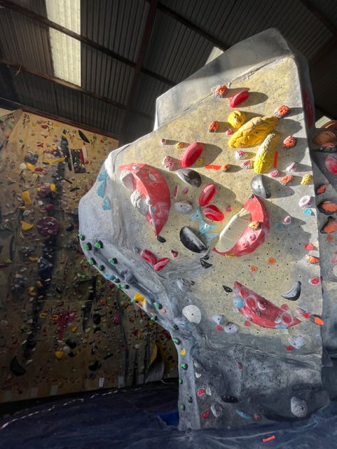 Rock Climbing Gym Aesthetic, Climbing Wall Aesthetic, Indoor Bouldering Aesthetic, Indoor Rock Climbing Aesthetic, Bouldering Aesthetic, Bouldering Women, Rock Climbing Aesthetic, Climbing Hall, Climbing Aesthetic